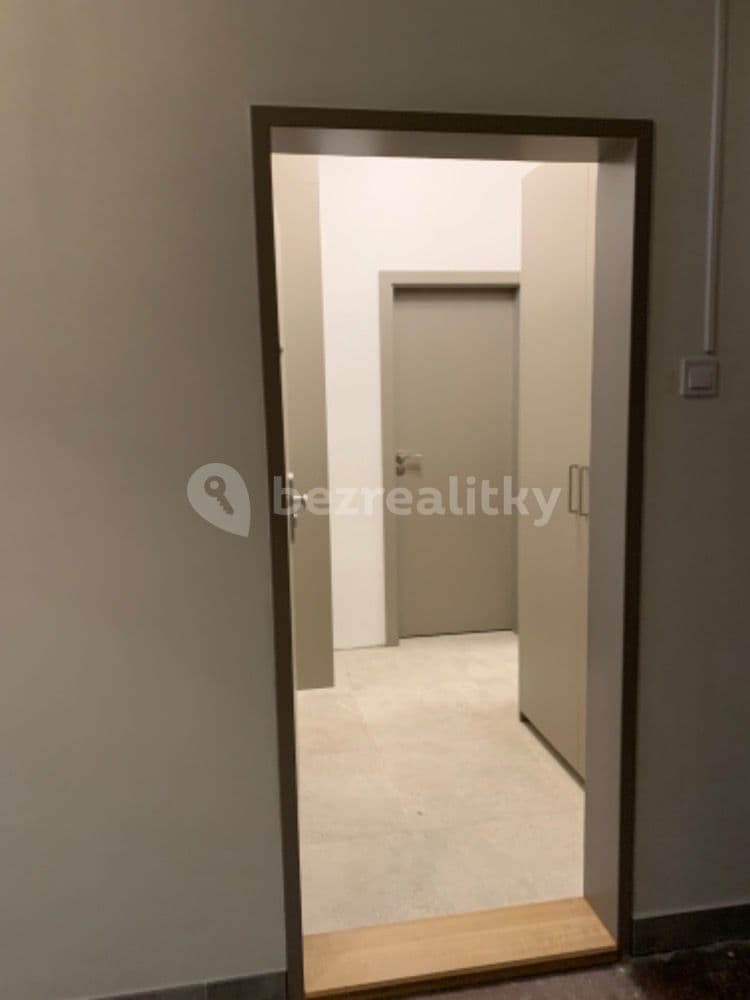 Prenájom bytu 2-izbový 38 m², U Santošky, Praha, Praha Prenájom bytu 2-izbový 38 m², U Santošky, Praha, Praha