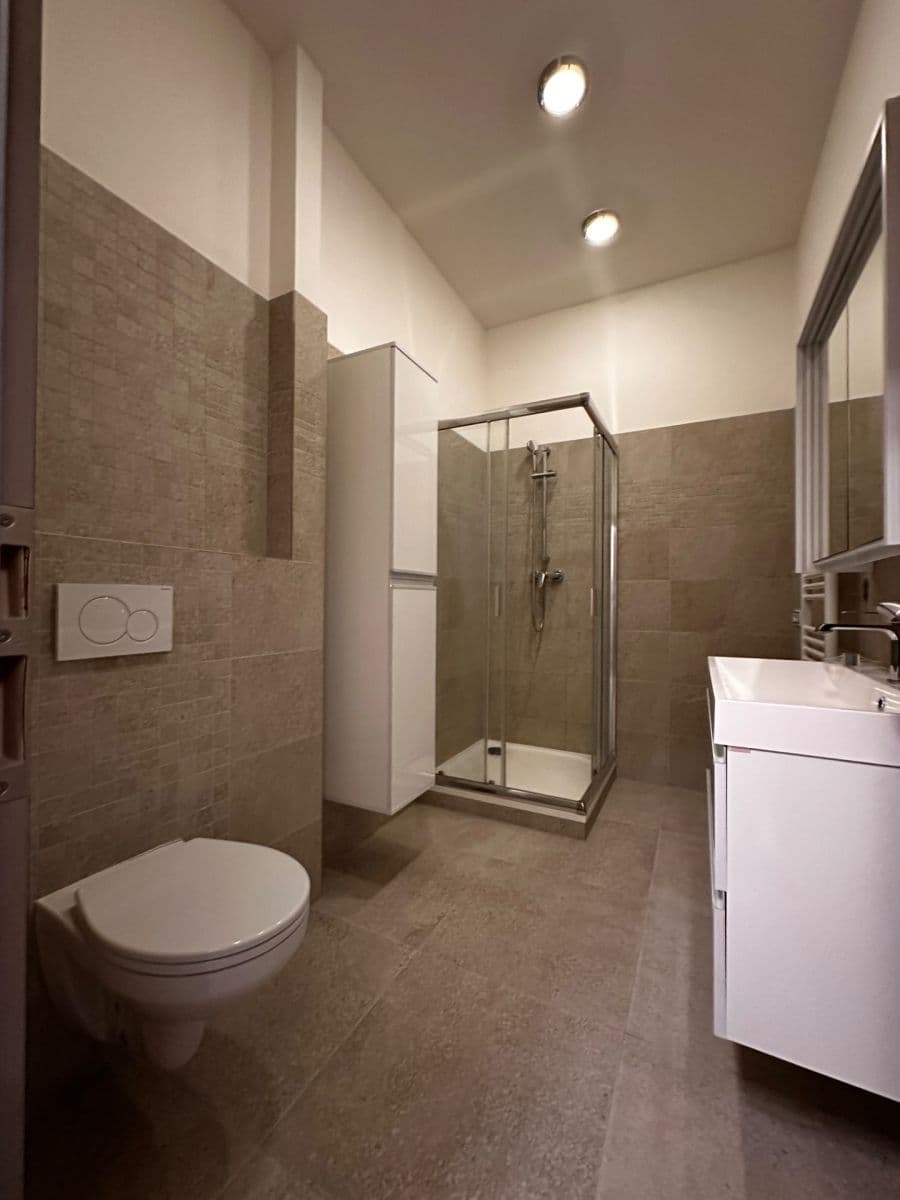 Prenájom bytu 2-izbový 38 m², U Santošky, Praha, Praha Prenájom bytu 2-izbový 38 m², U Santošky, Praha, Praha