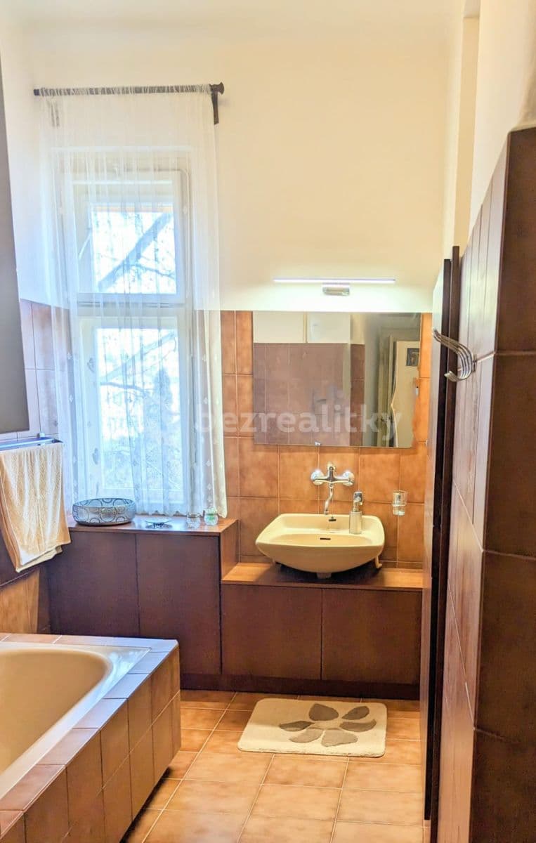 Prenájom bytu 4-izbový 138 m², Běchovická, Praha, Praha Prenájom bytu 4-izbový 138 m², Běchovická, Praha, Praha