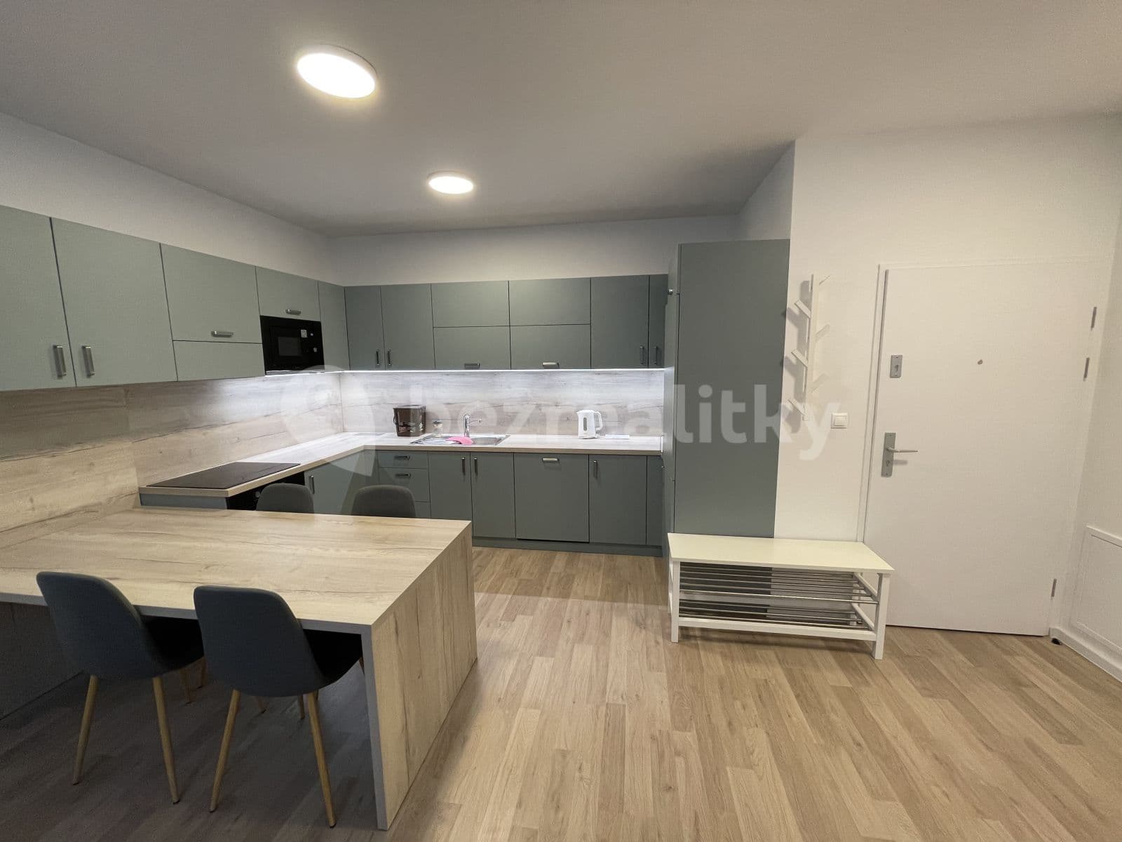 Prenájom bytu 2-izbový 45 m², Galvaniho, Ružinov, Bratislavský kraj Prenájom bytu 2-izbový 45 m², Galvaniho, Ružinov, Bratislavský kraj
