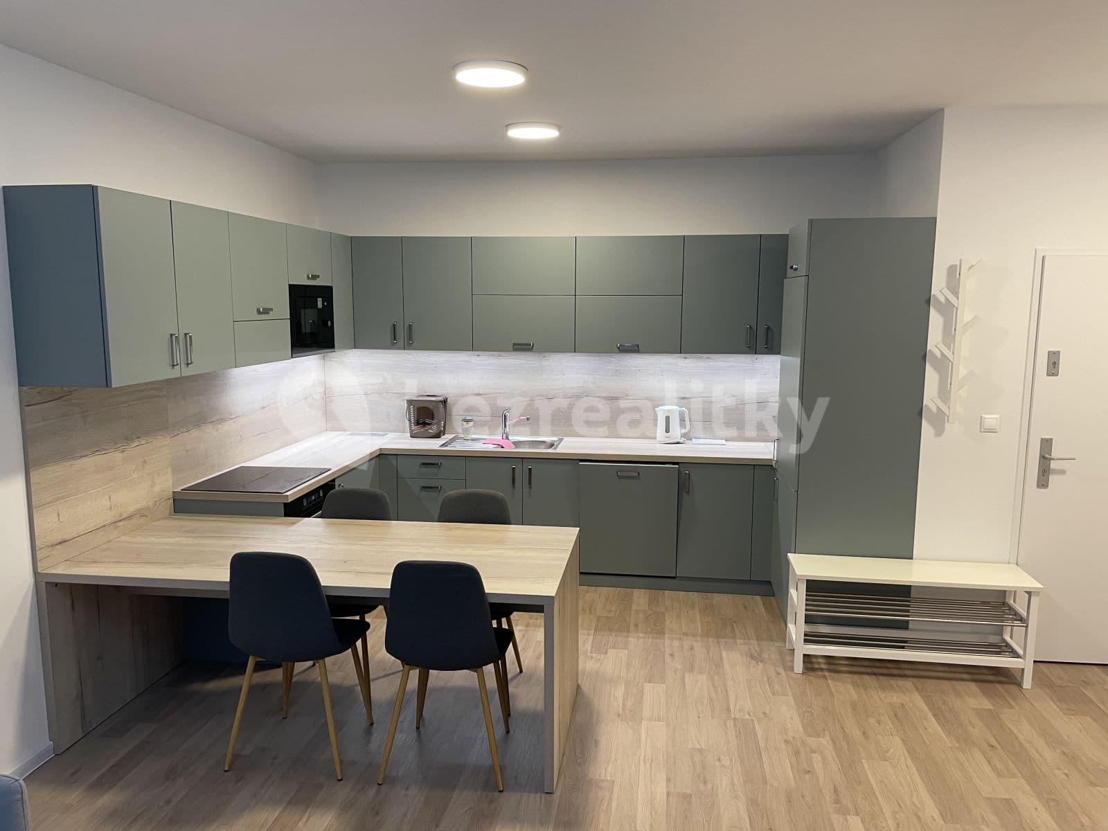Prenájom bytu 2-izbový 45 m², Galvaniho, Ružinov, Bratislavský kraj Prenájom bytu 2-izbový 45 m², Galvaniho, Ružinov, Bratislavský kraj