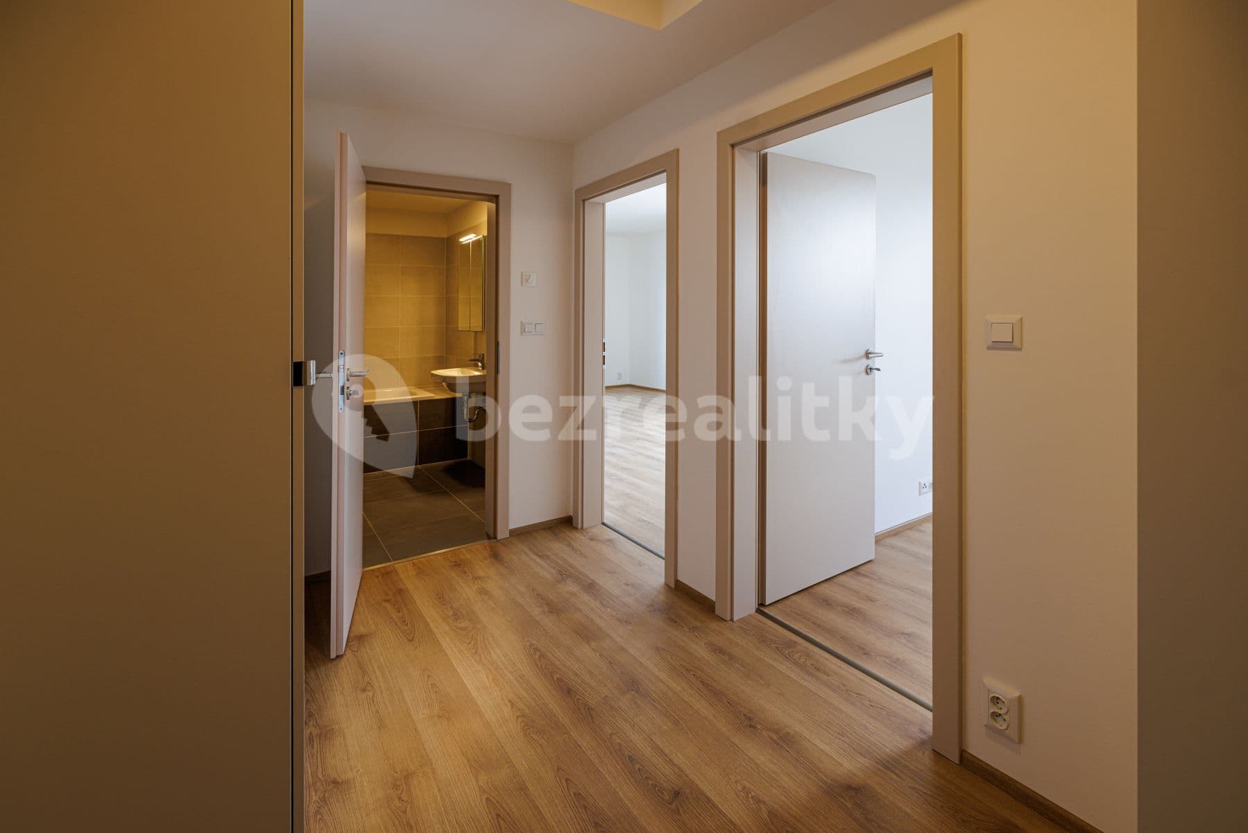 Prenájom bytu 2-izbový 65 m², Praha, Praha Prenájom bytu 2-izbový 65 m², Praha, Praha