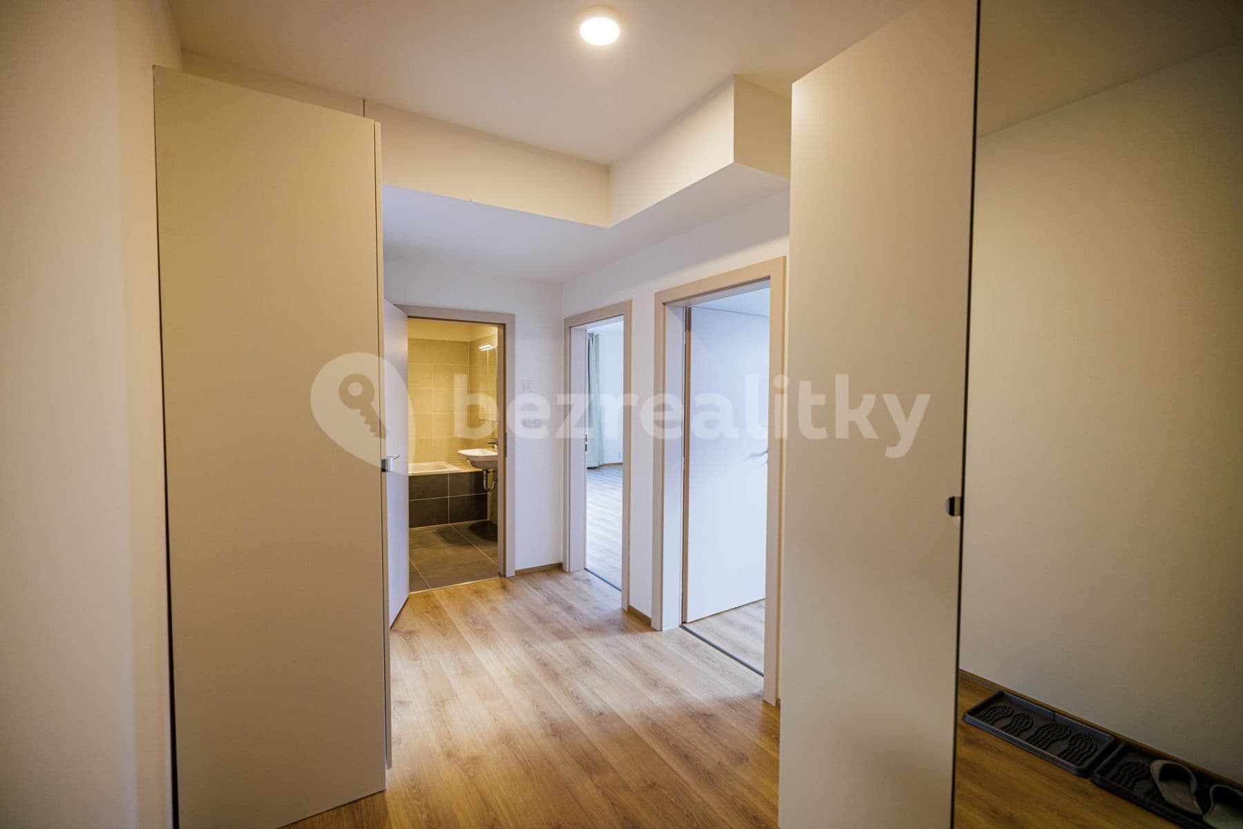 Prenájom bytu 2-izbový 65 m², Praha, Praha Prenájom bytu 2-izbový 65 m², Praha, Praha
