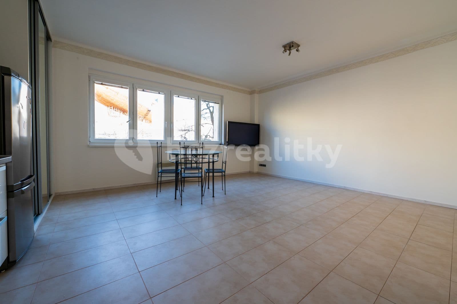 Prenájom bytu 2-izbový 45 m², Osadní, Praha, Praha Prenájom bytu 2-izbový 45 m², Osadní, Praha, Praha