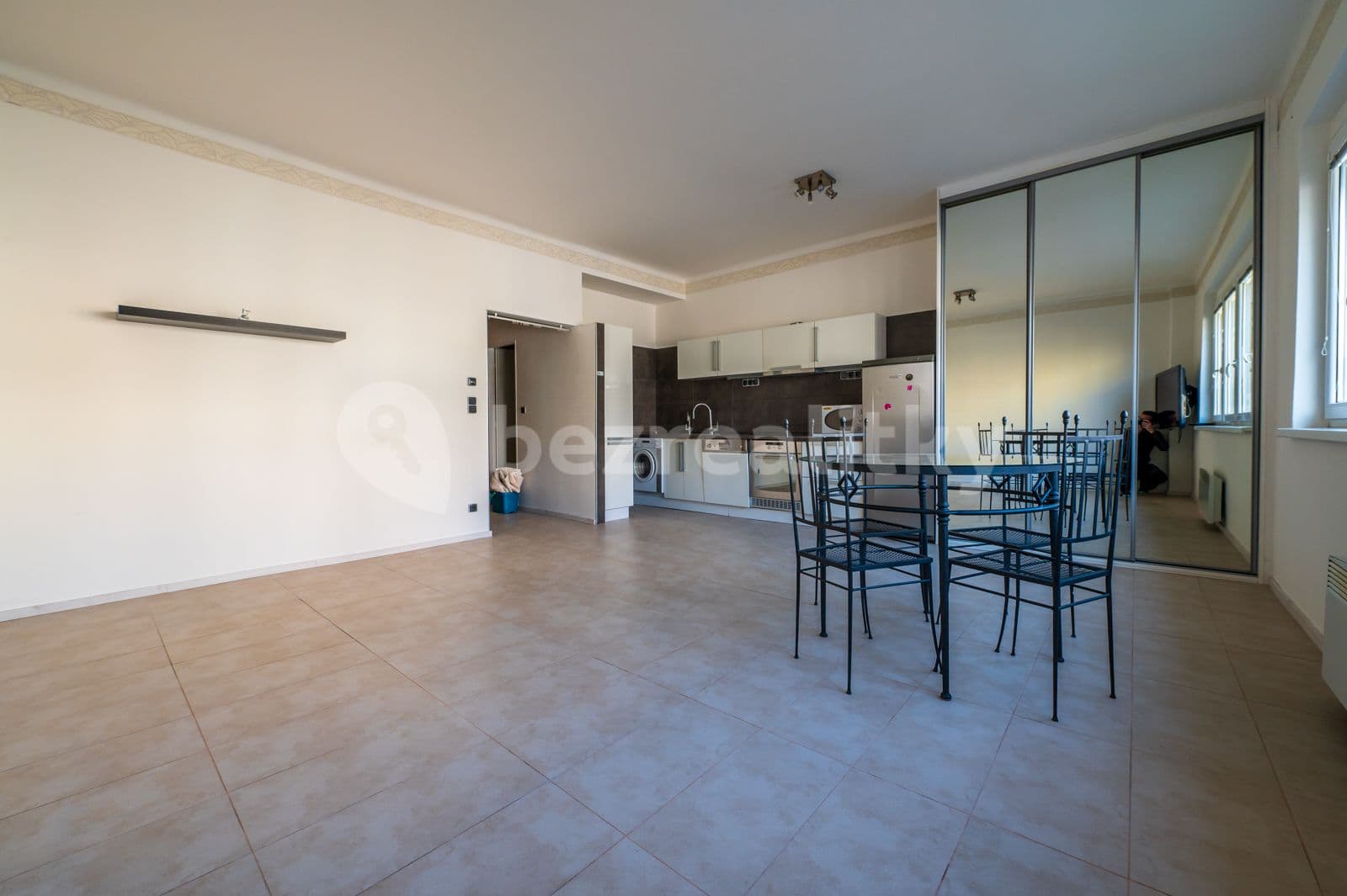 Prenájom bytu 2-izbový 45 m², Osadní, Praha, Praha Prenájom bytu 2-izbový 45 m², Osadní, Praha, Praha