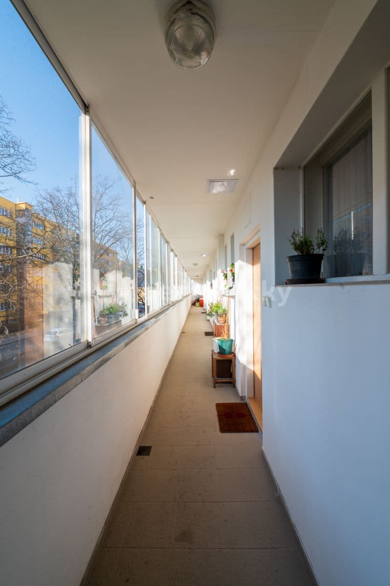 Prenájom bytu 2-izbový 45 m², Osadní, Praha, Praha Prenájom bytu 2-izbový 45 m², Osadní, Praha, Praha