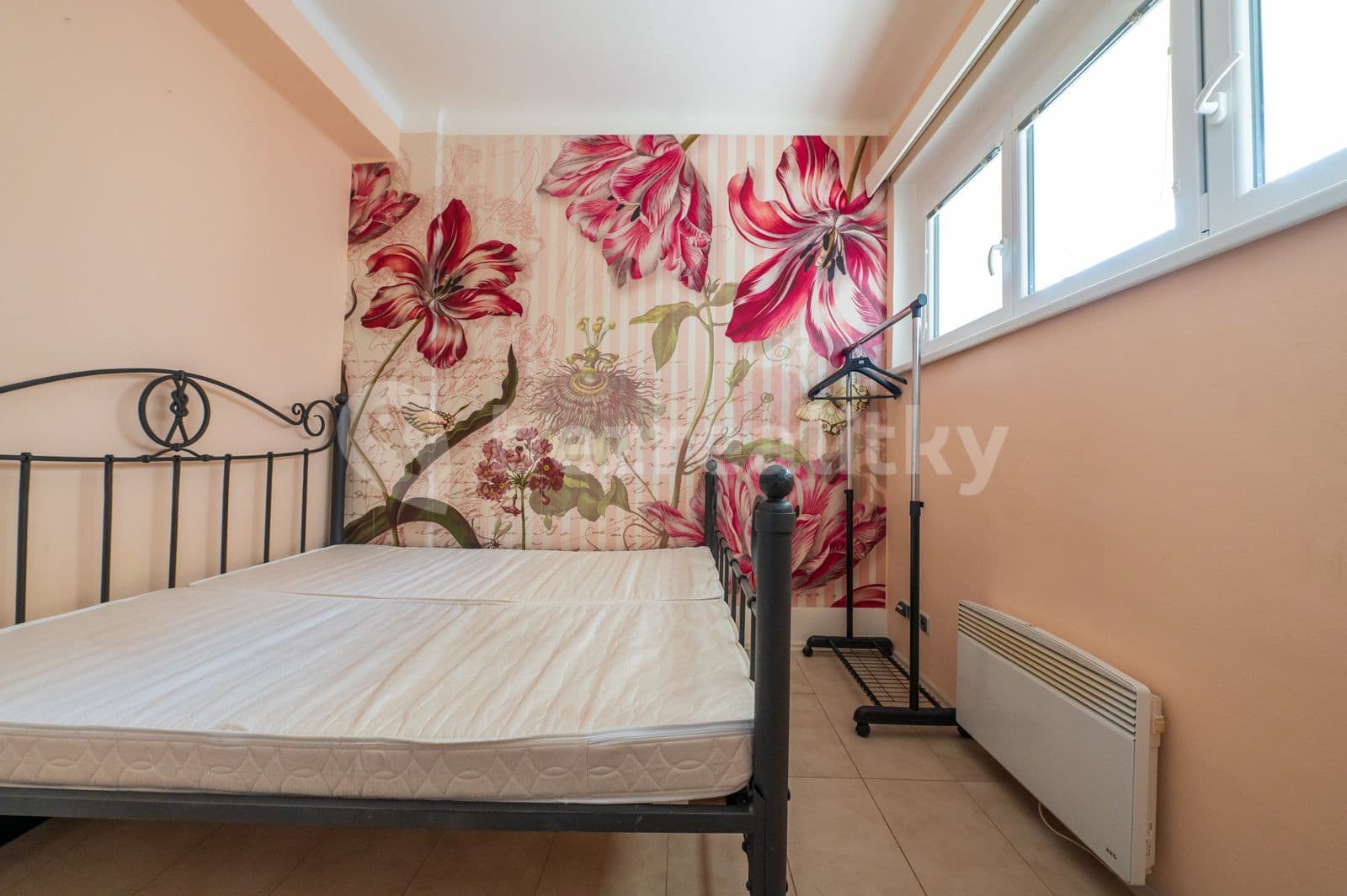 Prenájom bytu 2-izbový 45 m², Osadní, Praha, Praha Prenájom bytu 2-izbový 45 m², Osadní, Praha, Praha