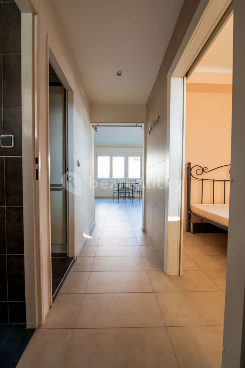 Prenájom bytu 2-izbový 45 m², Osadní, Praha, Praha Prenájom bytu 2-izbový 45 m², Osadní, Praha, Praha