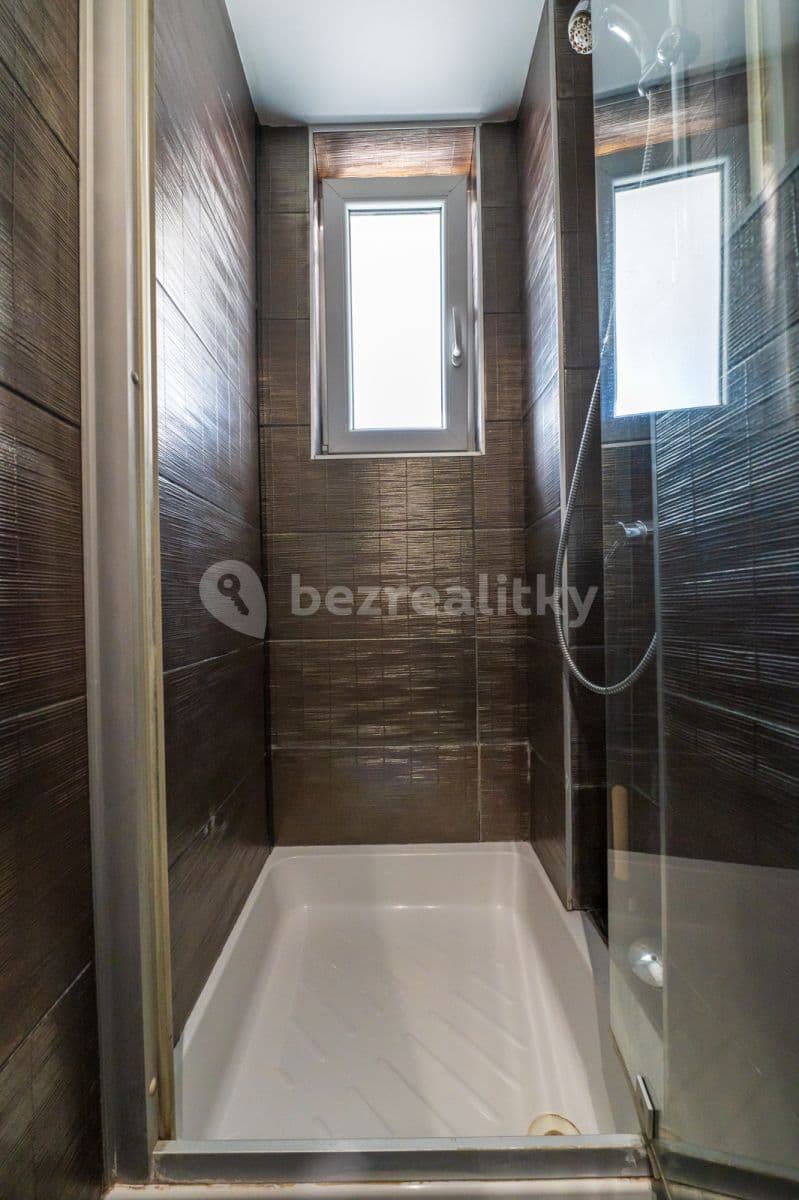 Prenájom bytu 2-izbový 45 m², Osadní, Praha, Praha Prenájom bytu 2-izbový 45 m², Osadní, Praha, Praha