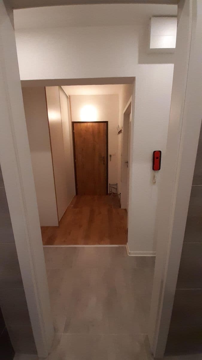 Prenájom bytu 1-izbový 36 m², Kolískova, Karlova Ves, Bratislavský kraj Prenájom bytu 1-izbový 36 m², Kolískova, Karlova Ves, Bratislavský kraj