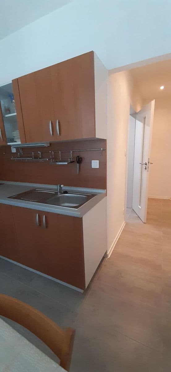 Prenájom bytu 1-izbový 36 m², Kolískova, Karlova Ves, Bratislavský kraj Prenájom bytu 1-izbový 36 m², Kolískova, Karlova Ves, Bratislavský kraj