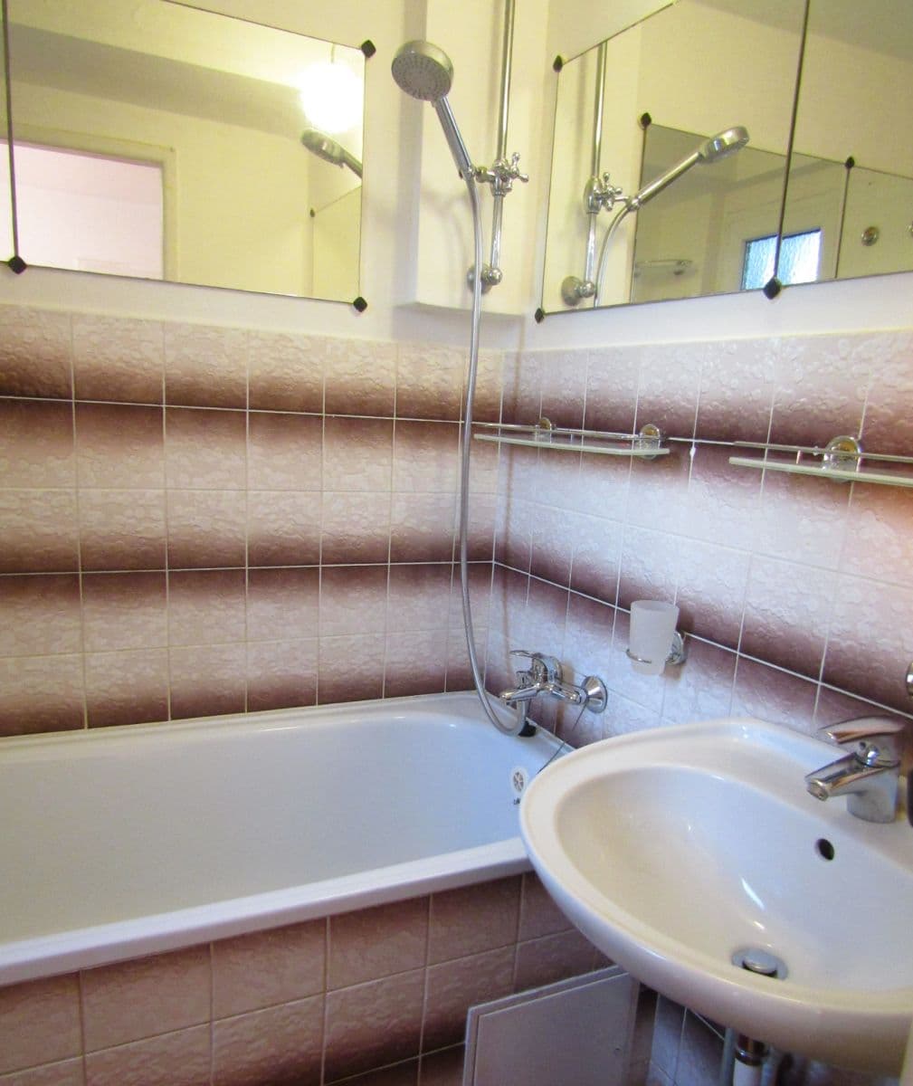 Prenájom bytu 2-izbový 54 m², Řepská, Praha, Praha Prenájom bytu 2-izbový 54 m², Řepská, Praha, Praha