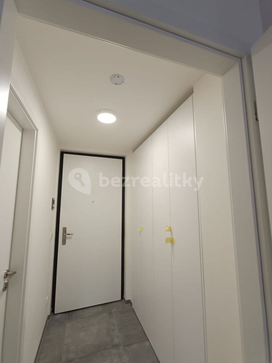 Prenájom bytu 1-izbový 27 m², Mezi Vodami, Praha, Praha Prenájom bytu 1-izbový 27 m², Mezi Vodami, Praha, Praha