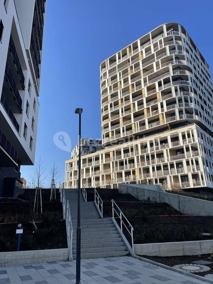 Prenájom bytu 1-izbový 27 m², Mezi Vodami, Praha, Praha Prenájom bytu 1-izbový 27 m², Mezi Vodami, Praha, Praha