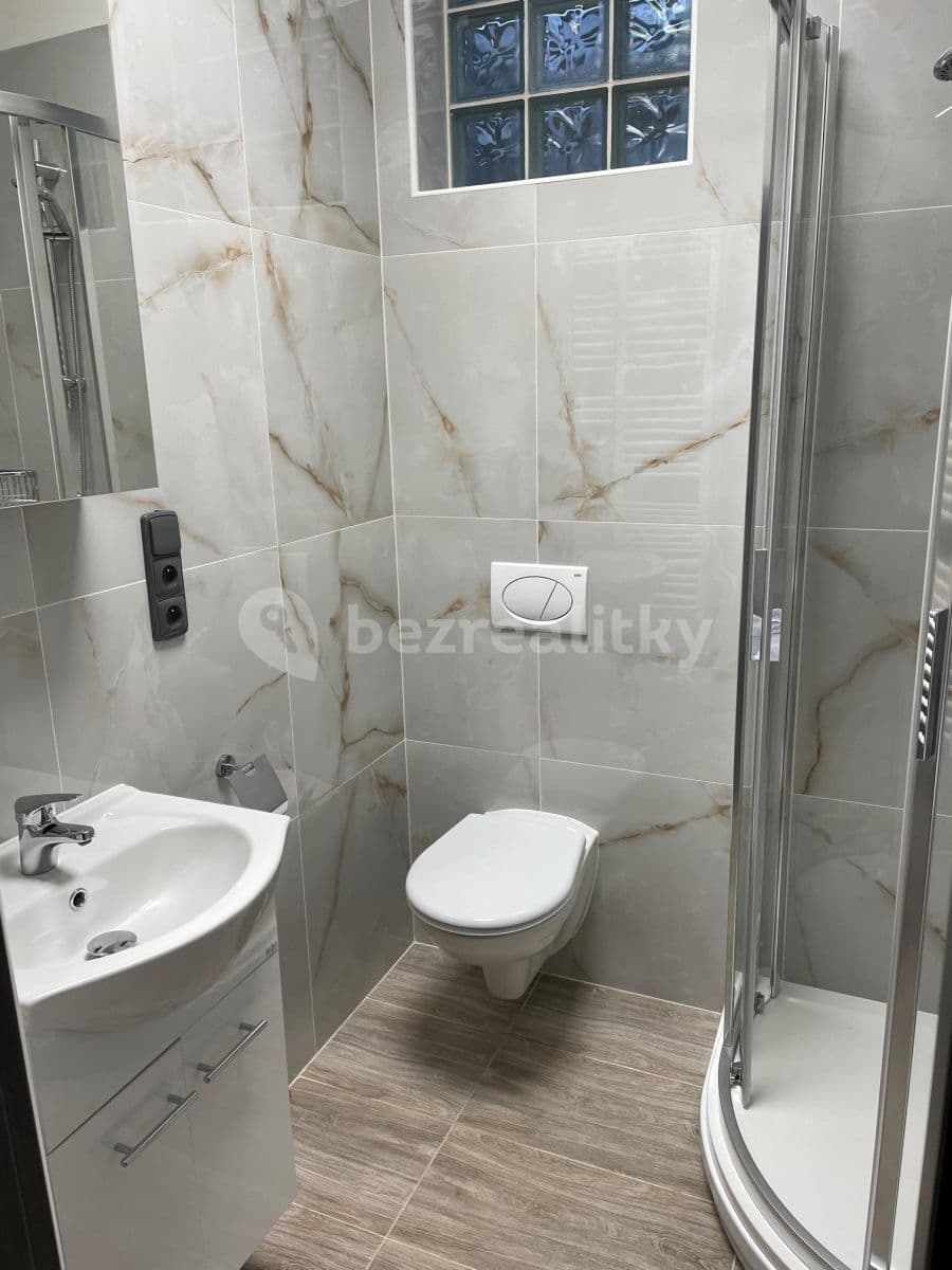 Prenájom bytu 1-izbový 25 m², Podleská, Praha, Praha Prenájom bytu 1-izbový 25 m², Podleská, Praha, Praha