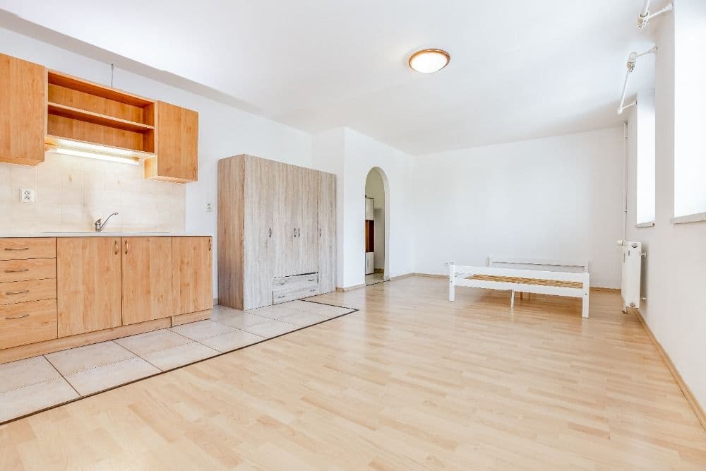 Prenájom bytu 1-izbový 40 m², Náměstí míru, Protivín, Jihočeský kraj Prenájom bytu 1-izbový 40 m², Náměstí míru, Protivín, Jihočeský kraj