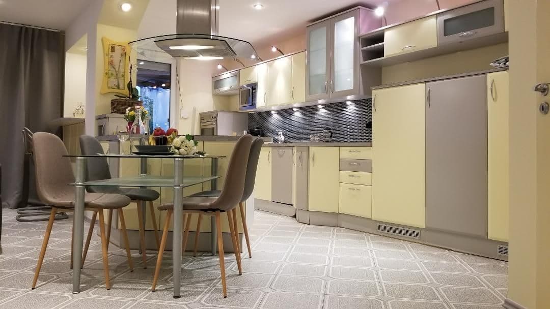 Prenájom bytu 3-izbový 115 m², Běhounkova, Praha, Praha Prenájom bytu 3-izbový 115 m², Běhounkova, Praha, Praha