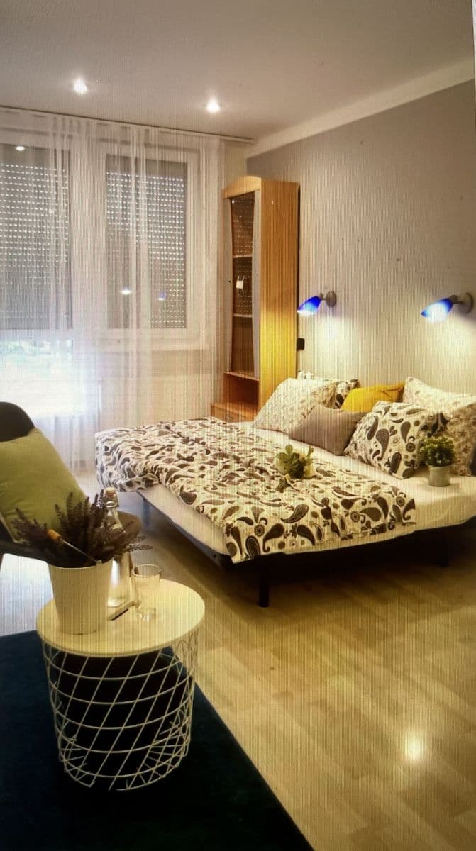 Prenájom bytu 3-izbový 115 m², Běhounkova, Praha, Praha Prenájom bytu 3-izbový 115 m², Běhounkova, Praha, Praha