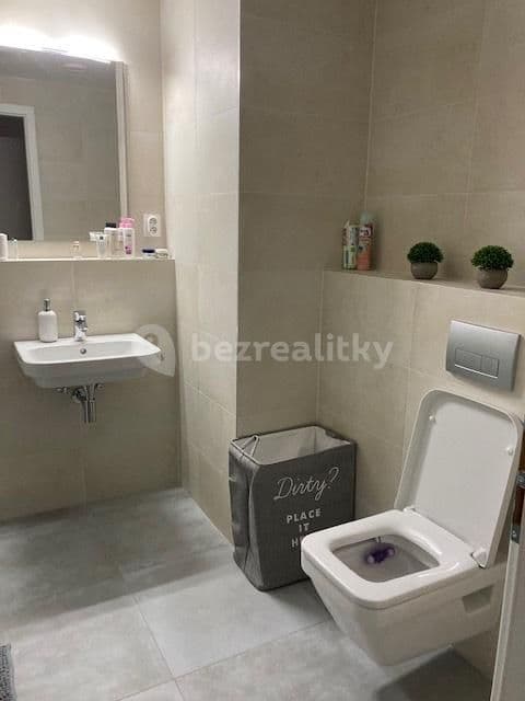 Prenájom bytu 1-izbový 37 m², Mezilehlá, Praha, Praha Prenájom bytu 1-izbový 37 m², Mezilehlá, Praha, Praha
