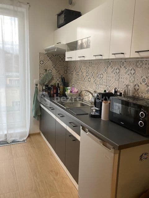 Prenájom bytu 1-izbový 37 m², Mezilehlá, Praha, Praha Prenájom bytu 1-izbový 37 m², Mezilehlá, Praha, Praha