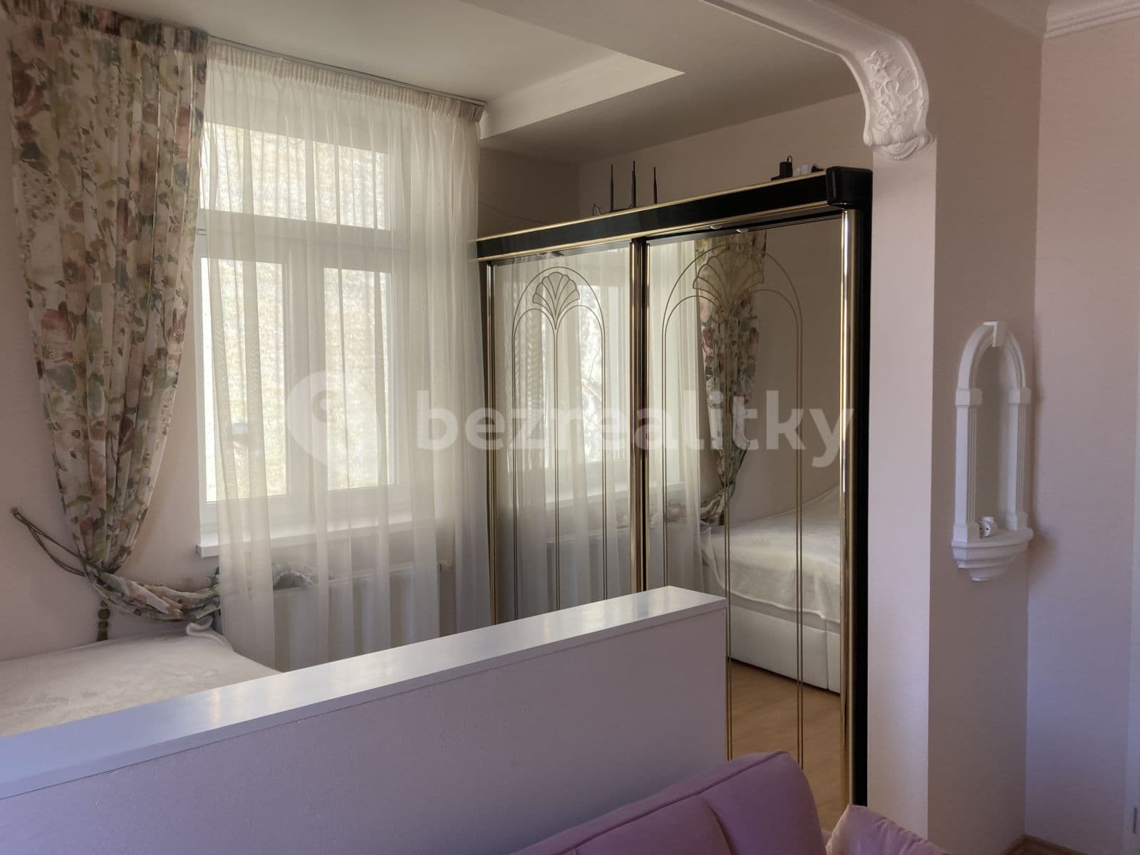 Prenájom bytu 2-izbový 56 m², Vřídelní, Karlovy Vary, Karlovarský kraj Prenájom bytu 2-izbový 56 m², Vřídelní, Karlovy Vary, Karlovarský kraj