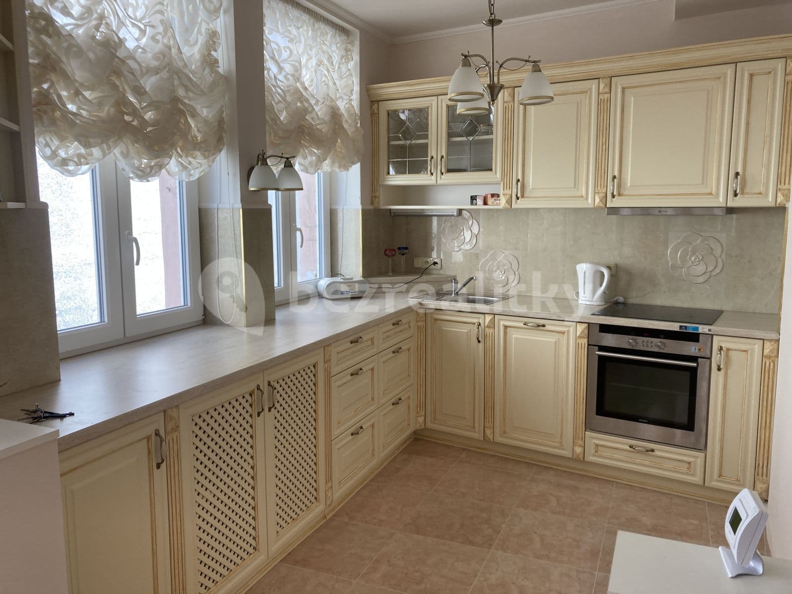 Prenájom bytu 2-izbový 56 m², Vřídelní, Karlovy Vary, Karlovarský kraj Prenájom bytu 2-izbový 56 m², Vřídelní, Karlovy Vary, Karlovarský kraj