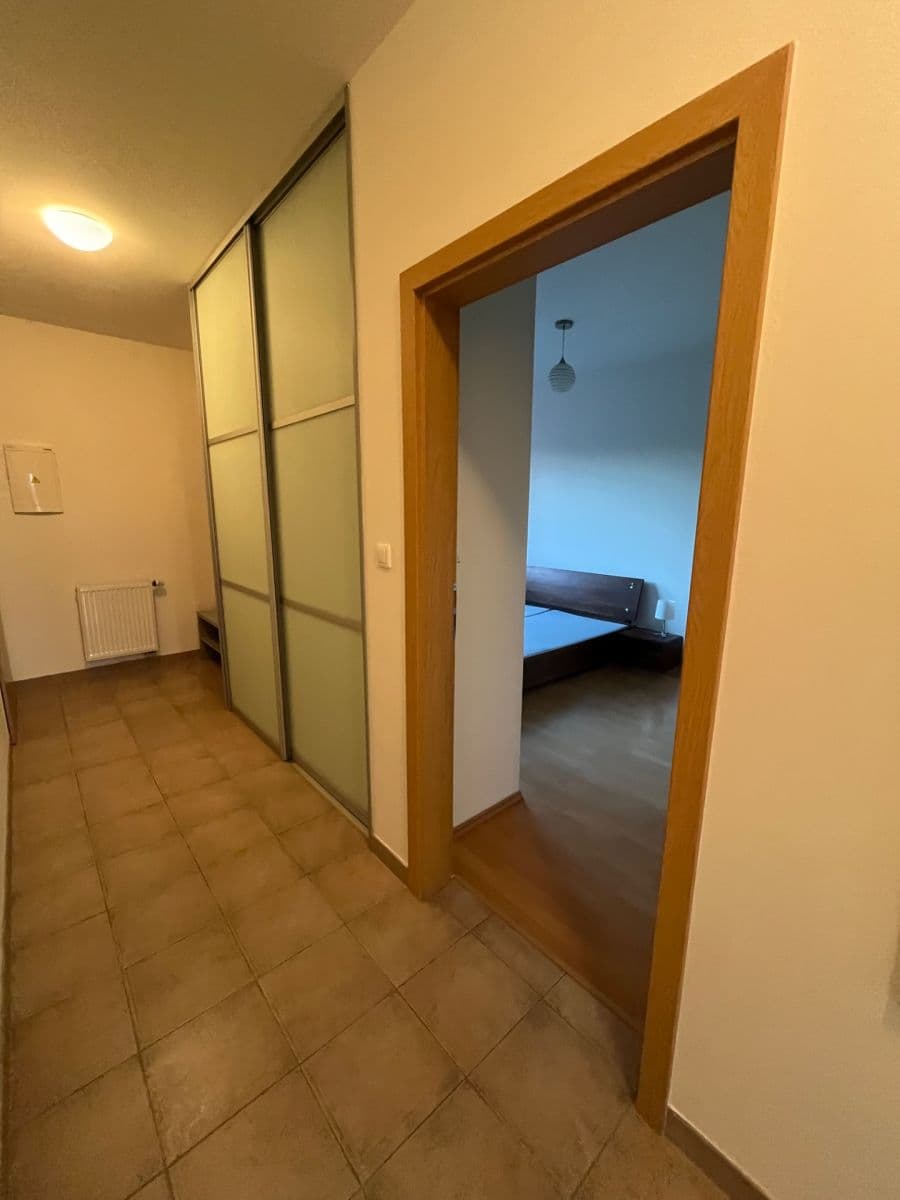 Prenájom bytu 2-izbový 62 m², Podle Náhonu, Praha, Praha Prenájom bytu 2-izbový 62 m², Podle Náhonu, Praha, Praha