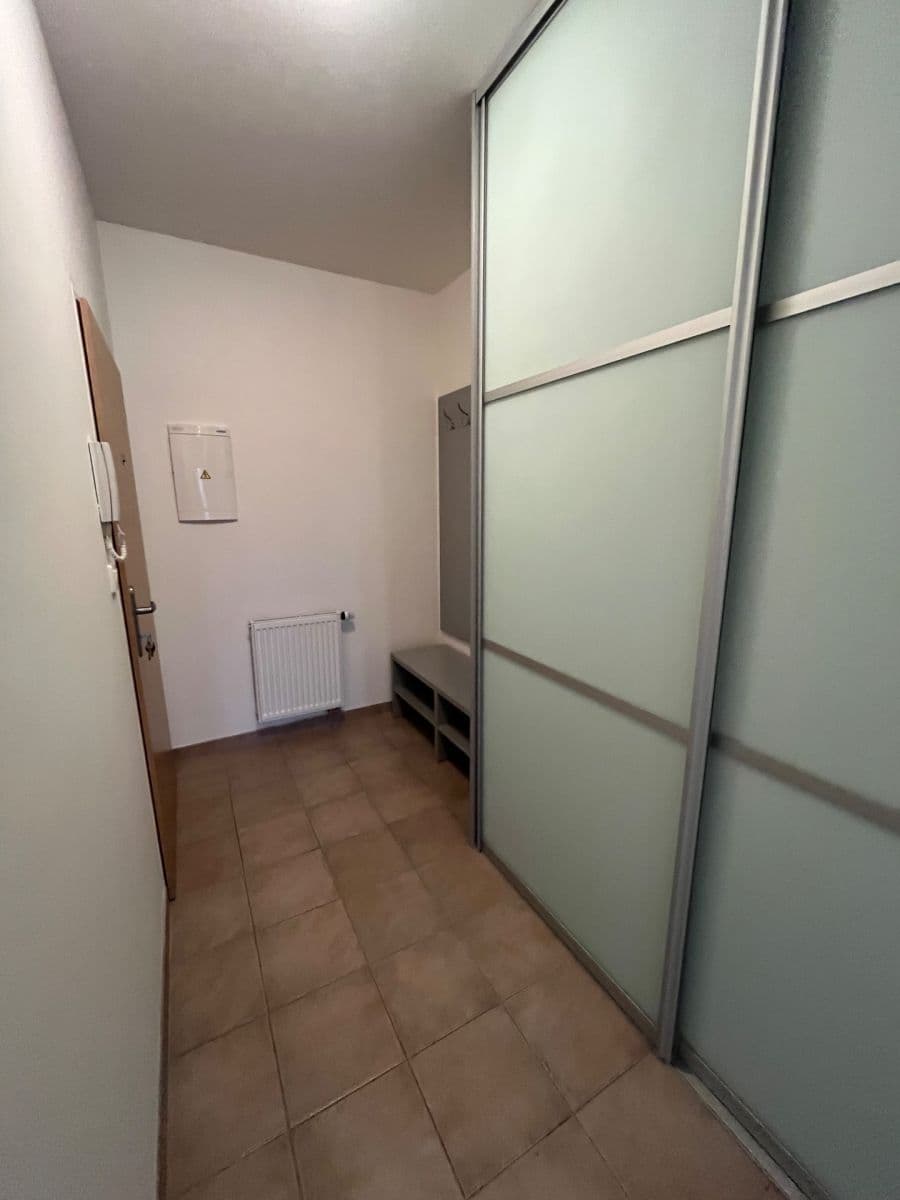 Prenájom bytu 2-izbový 62 m², Podle Náhonu, Praha, Praha Prenájom bytu 2-izbový 62 m², Podle Náhonu, Praha, Praha