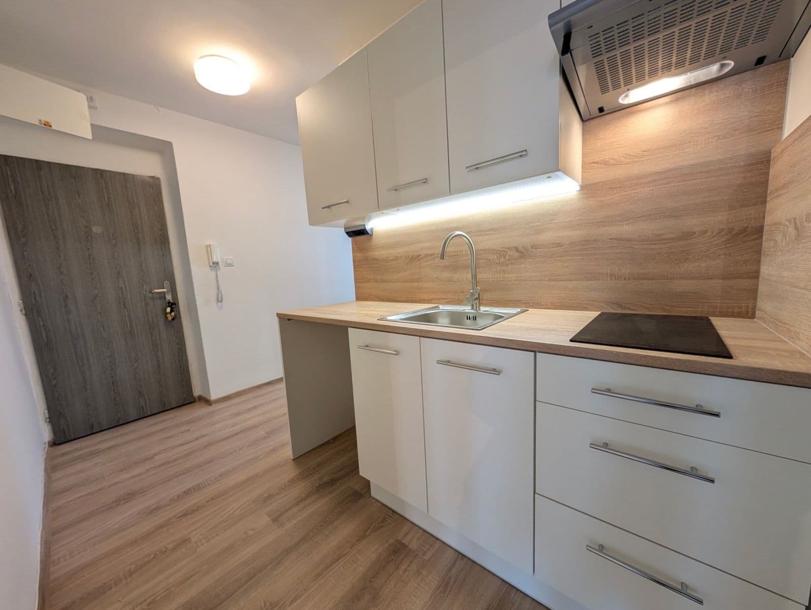 Prenájom bytu 1-izbový 24 m², Na Nábřeží, Havířov, Moravskoslezský kraj Prenájom bytu 1-izbový 24 m², Na Nábřeží, Havířov, Moravskoslezský kraj