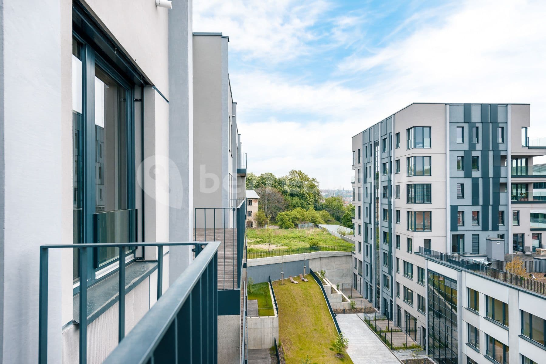 Prenájom bytu 3-izbový 104 m², Grafická, Praha, Praha Prenájom bytu 3-izbový 104 m², Grafická, Praha, Praha