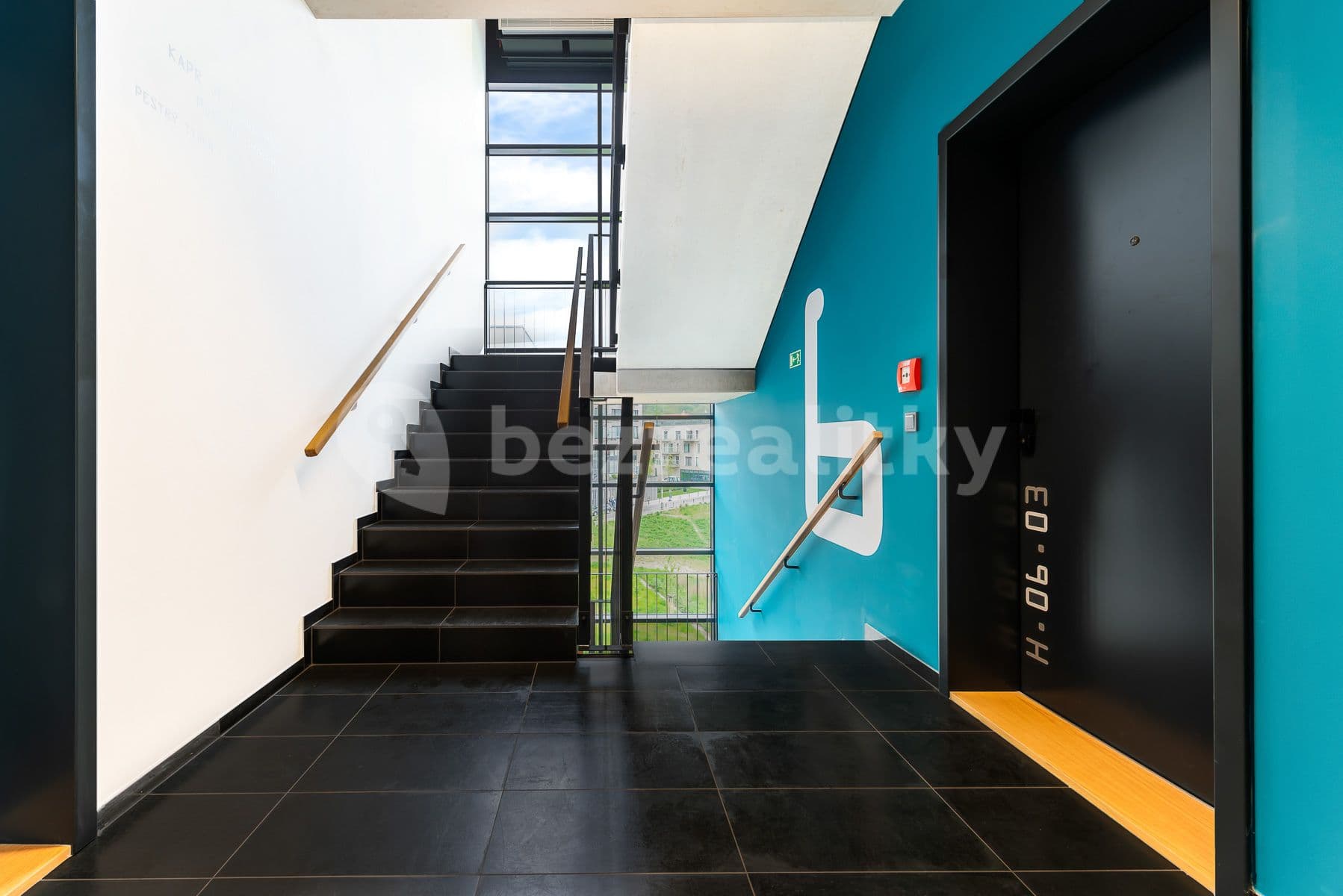 Prenájom bytu 3-izbový 104 m², Grafická, Praha, Praha Prenájom bytu 3-izbový 104 m², Grafická, Praha, Praha