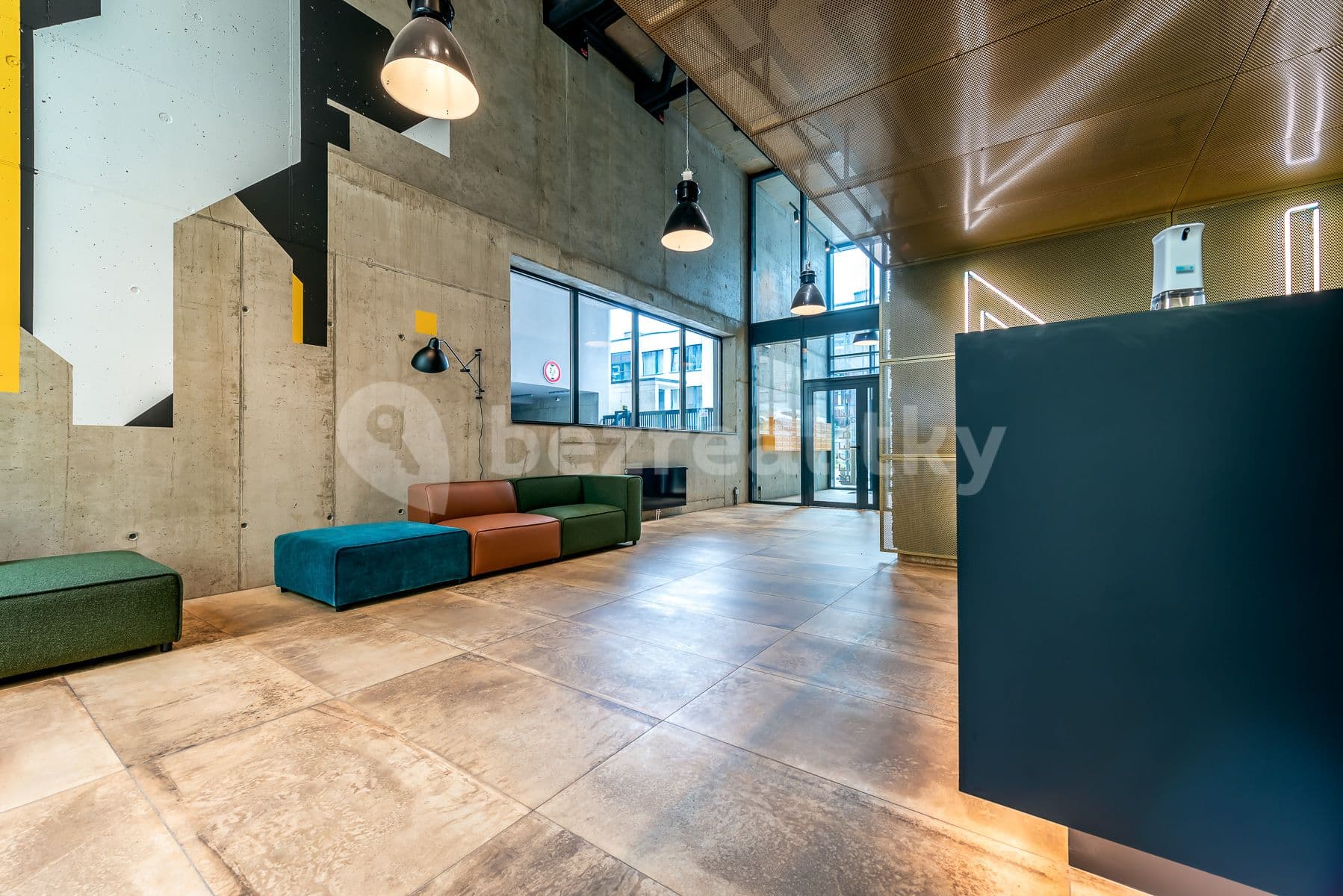 Prenájom bytu 3-izbový 104 m², Grafická, Praha, Praha Prenájom bytu 3-izbový 104 m², Grafická, Praha, Praha