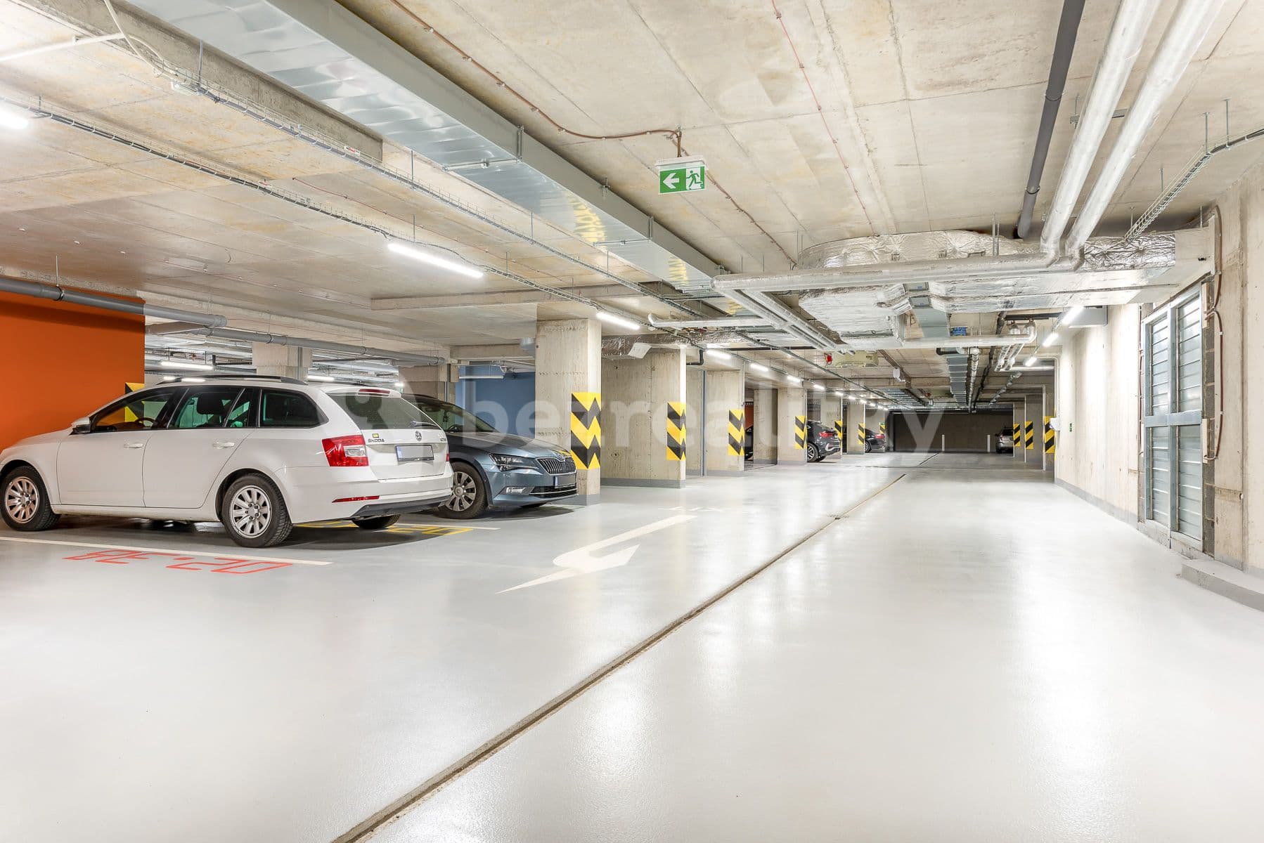 Prenájom bytu 3-izbový 104 m², Grafická, Praha, Praha Prenájom bytu 3-izbový 104 m², Grafická, Praha, Praha