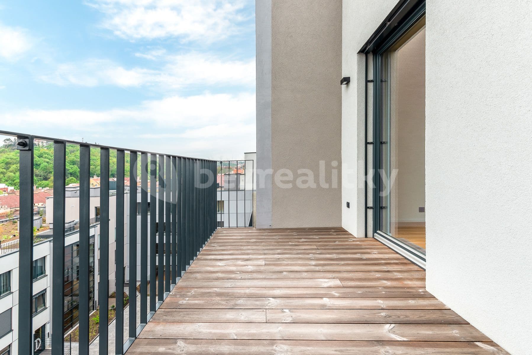 Prenájom bytu 3-izbový 104 m², Grafická, Praha, Praha Prenájom bytu 3-izbový 104 m², Grafická, Praha, Praha