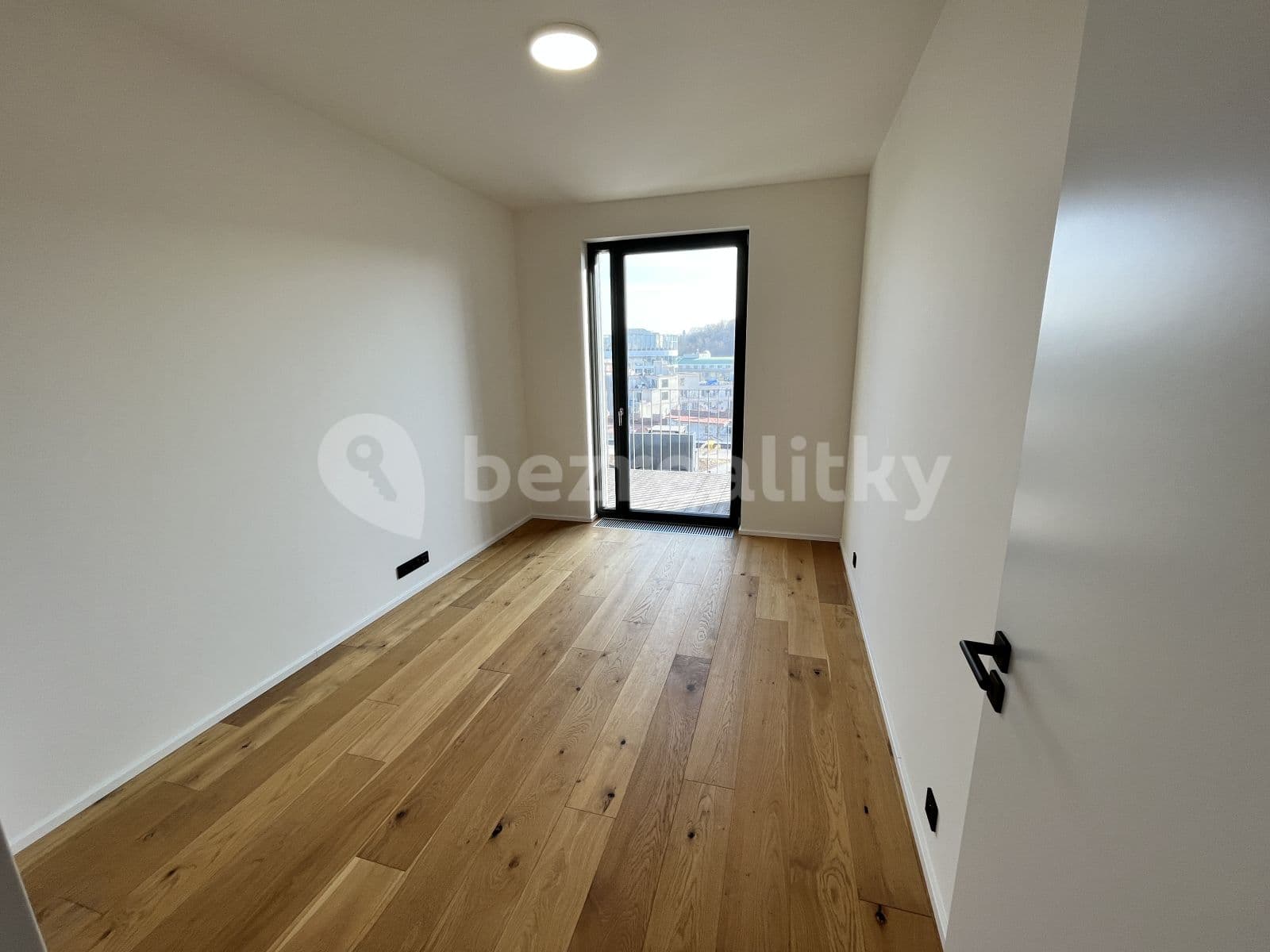 Prenájom bytu 3-izbový 104 m², Grafická, Praha, Praha Prenájom bytu 3-izbový 104 m², Grafická, Praha, Praha