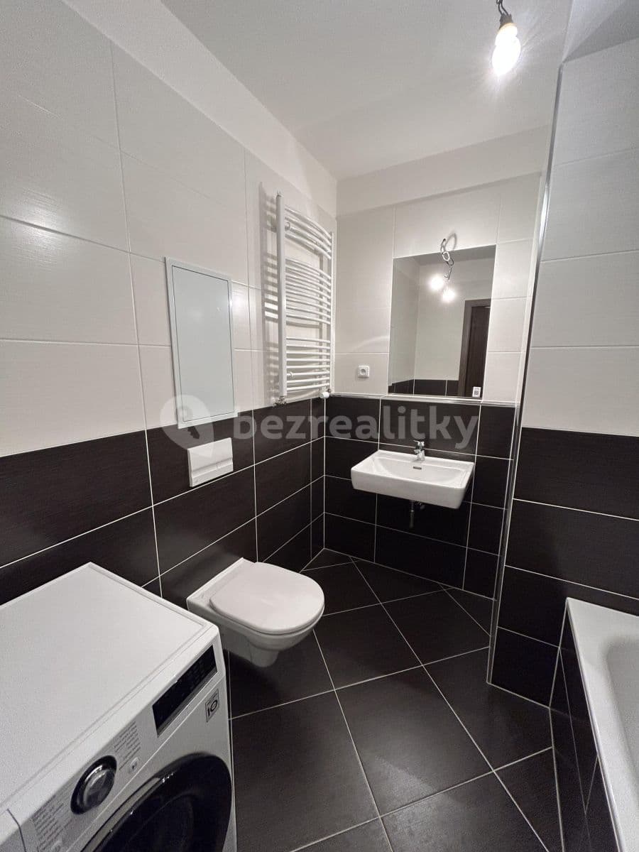 Prenájom bytu 1-izbový 39 m², Ferrariho, Praha, Praha Prenájom bytu 1-izbový 39 m², Ferrariho, Praha, Praha