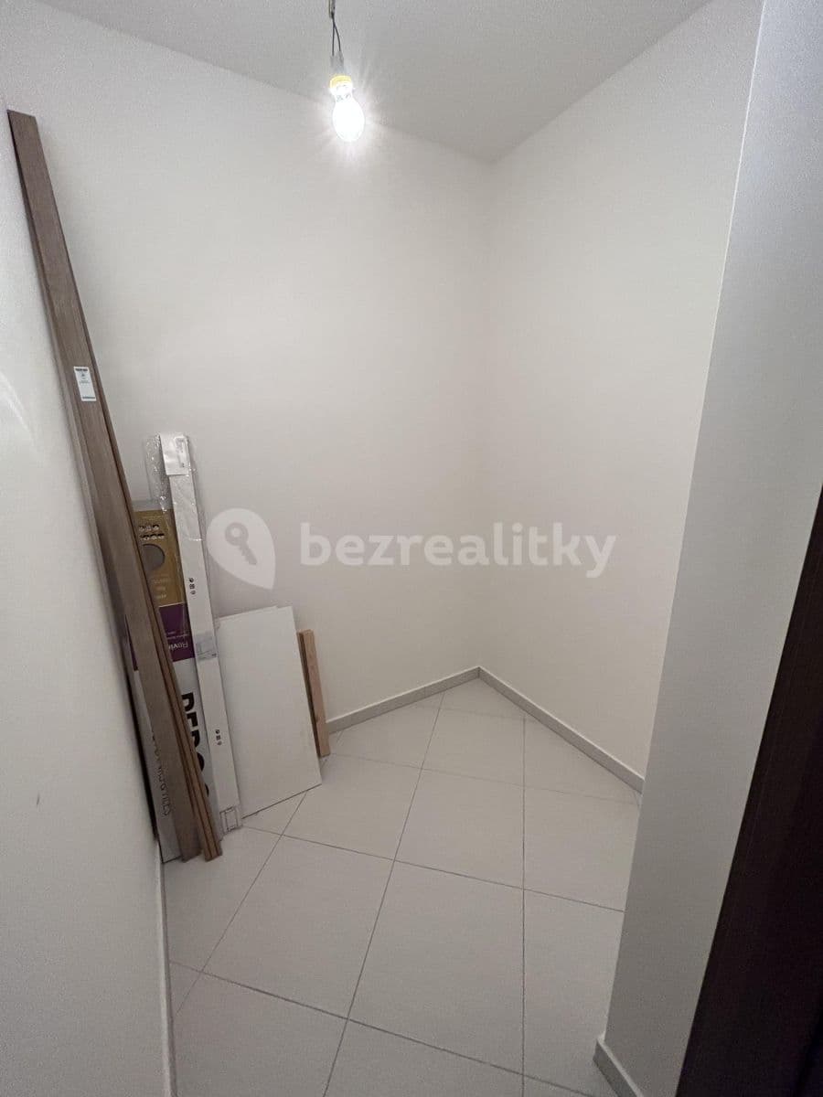 Prenájom bytu 1-izbový 39 m², Ferrariho, Praha, Praha Prenájom bytu 1-izbový 39 m², Ferrariho, Praha, Praha