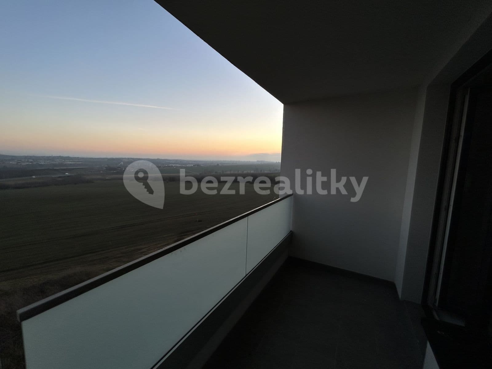 Prenájom bytu 1-izbový 39 m², Ferrariho, Praha, Praha Prenájom bytu 1-izbový 39 m², Ferrariho, Praha, Praha