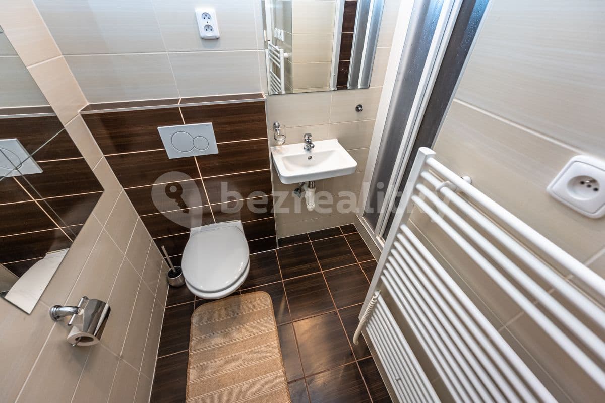 Prenájom bytu 1-izbový 39 m², Neklanova, Praha, Praha Prenájom bytu 1-izbový 39 m², Neklanova, Praha, Praha