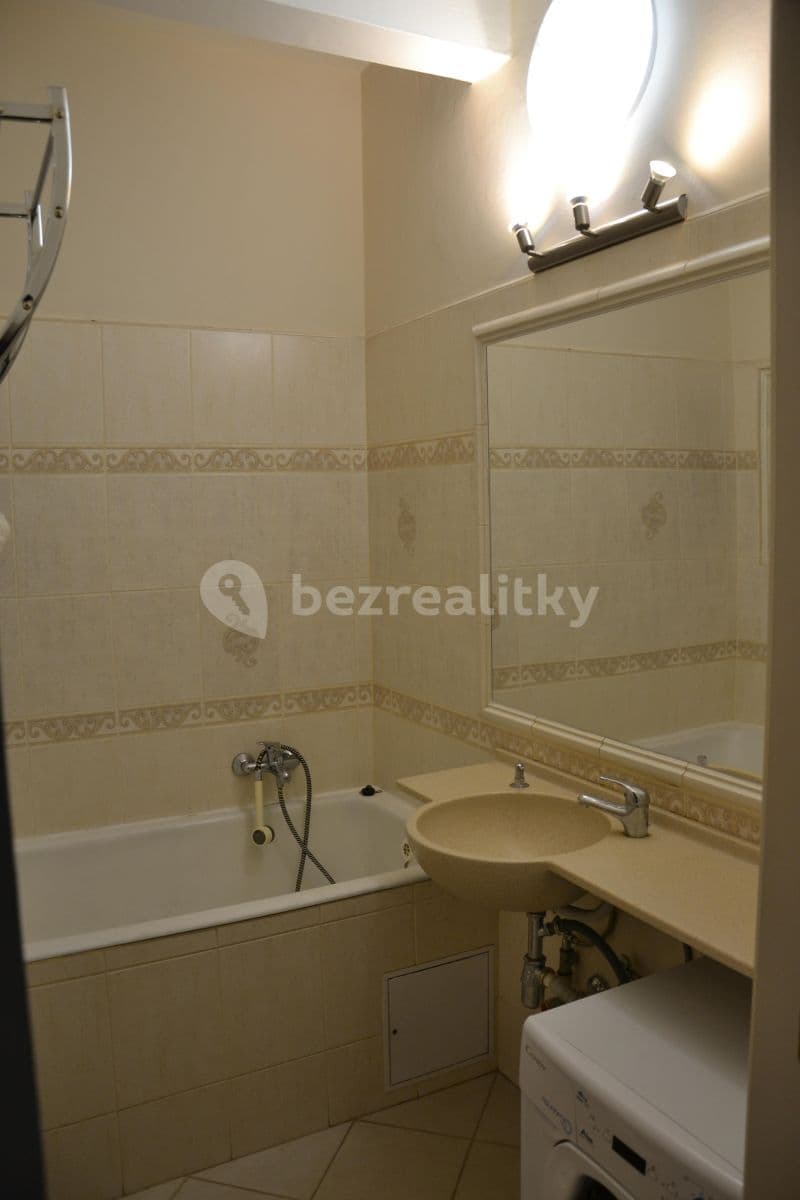 Prenájom bytu 2-izbový 53 m², 5. května, Praha, Praha Prenájom bytu 2-izbový 53 m², 5. května, Praha, Praha