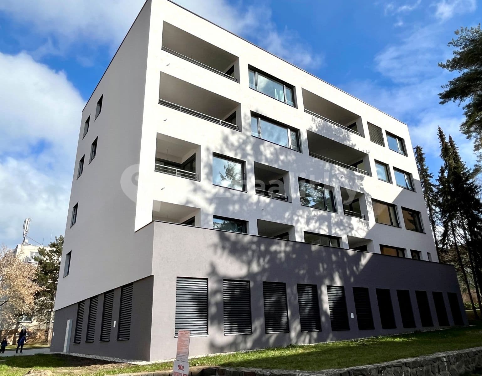 Prenájom bytu 1-izbový 33 m², Zborovská, Brno, Jihomoravský kraj Prenájom bytu 1-izbový 33 m², Zborovská, Brno, Jihomoravský kraj