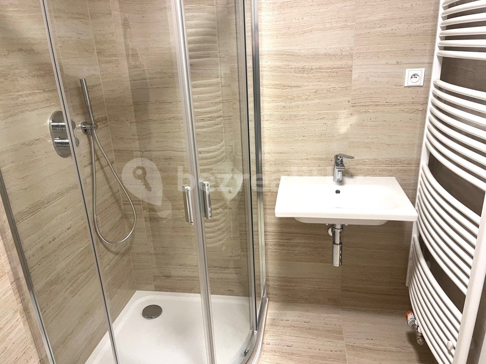Prenájom bytu 1-izbový 33 m², Zborovská, Brno, Jihomoravský kraj Prenájom bytu 1-izbový 33 m², Zborovská, Brno, Jihomoravský kraj