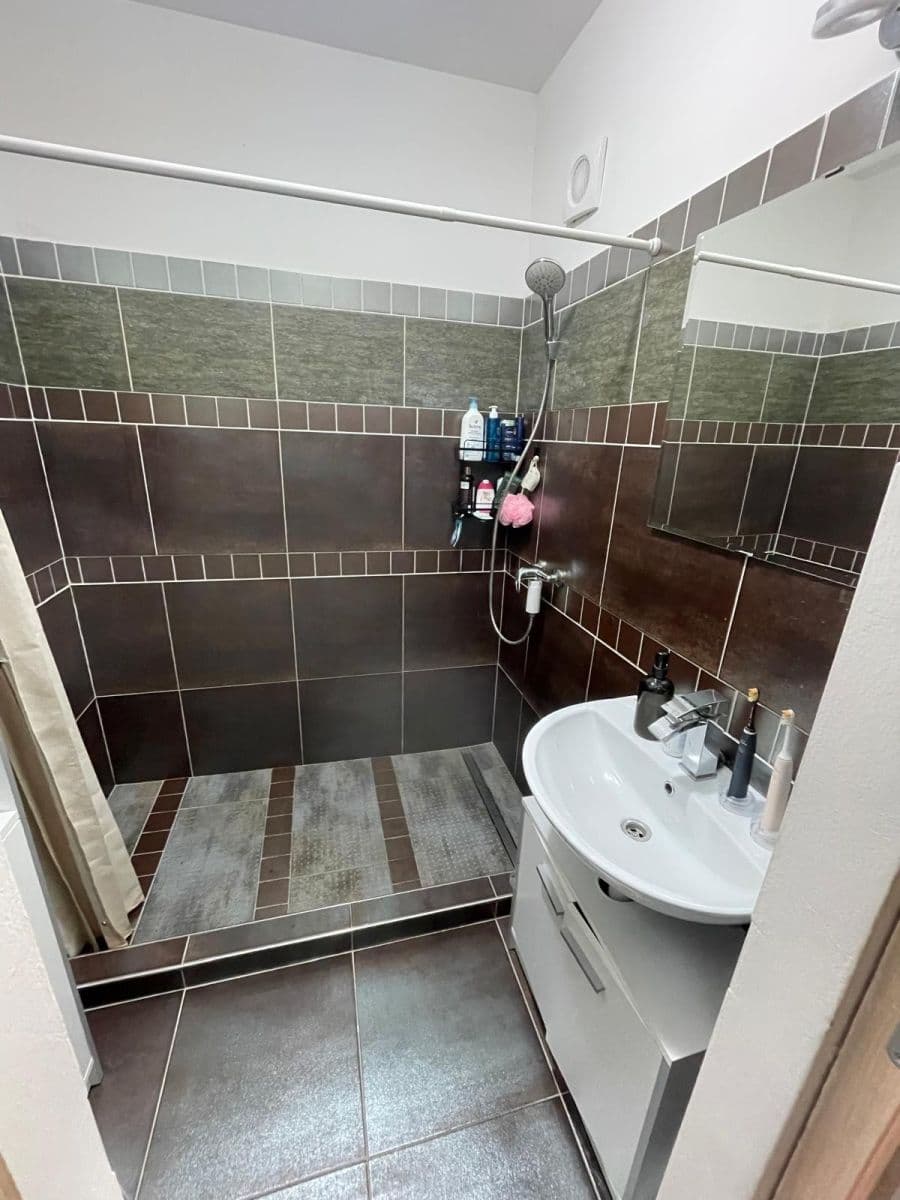 Prenájom bytu 3-izbový 75 m², Pod Nemocnicí, Brno, Jihomoravský kraj Prenájom bytu 3-izbový 75 m², Pod Nemocnicí, Brno, Jihomoravský kraj
