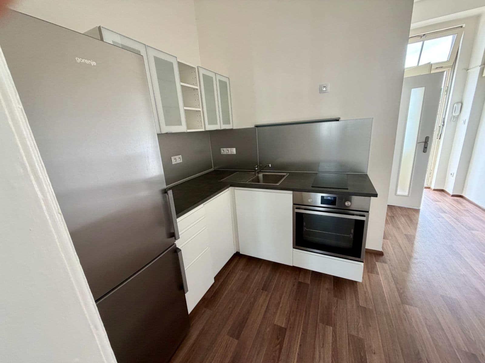 Prenájom bytu 1-izbový 38 m², Holečkova, Praha, Praha Prenájom bytu 1-izbový 38 m², Holečkova, Praha, Praha
