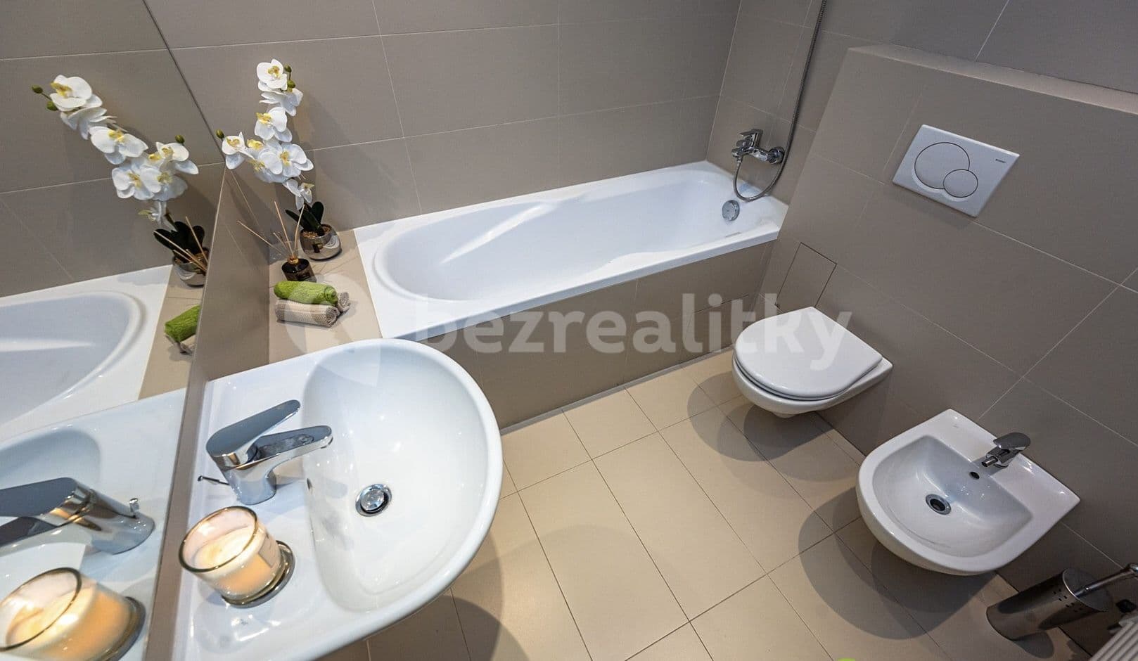 Prenájom bytu 2-izbový 45 m², Bořivojova, Praha, Praha Prenájom bytu 2-izbový 45 m², Bořivojova, Praha, Praha