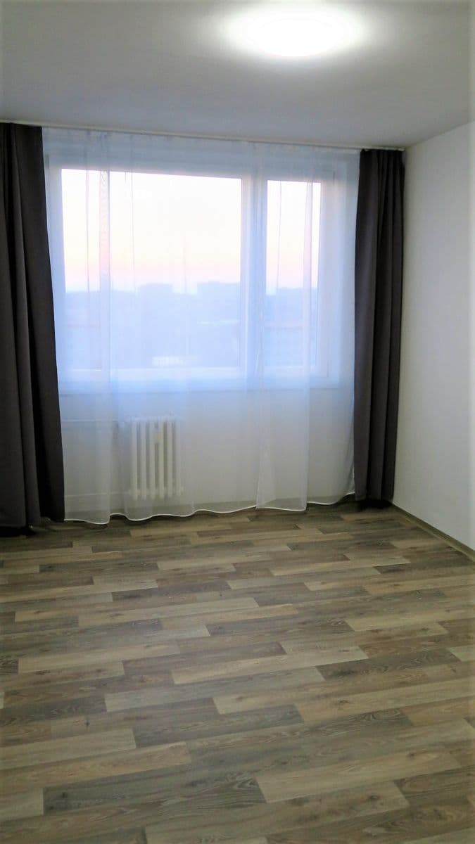 Prenájom bytu 4-izbový 95 m², Doležalova, Praha, Praha Prenájom bytu 4-izbový 95 m², Doležalova, Praha, Praha
