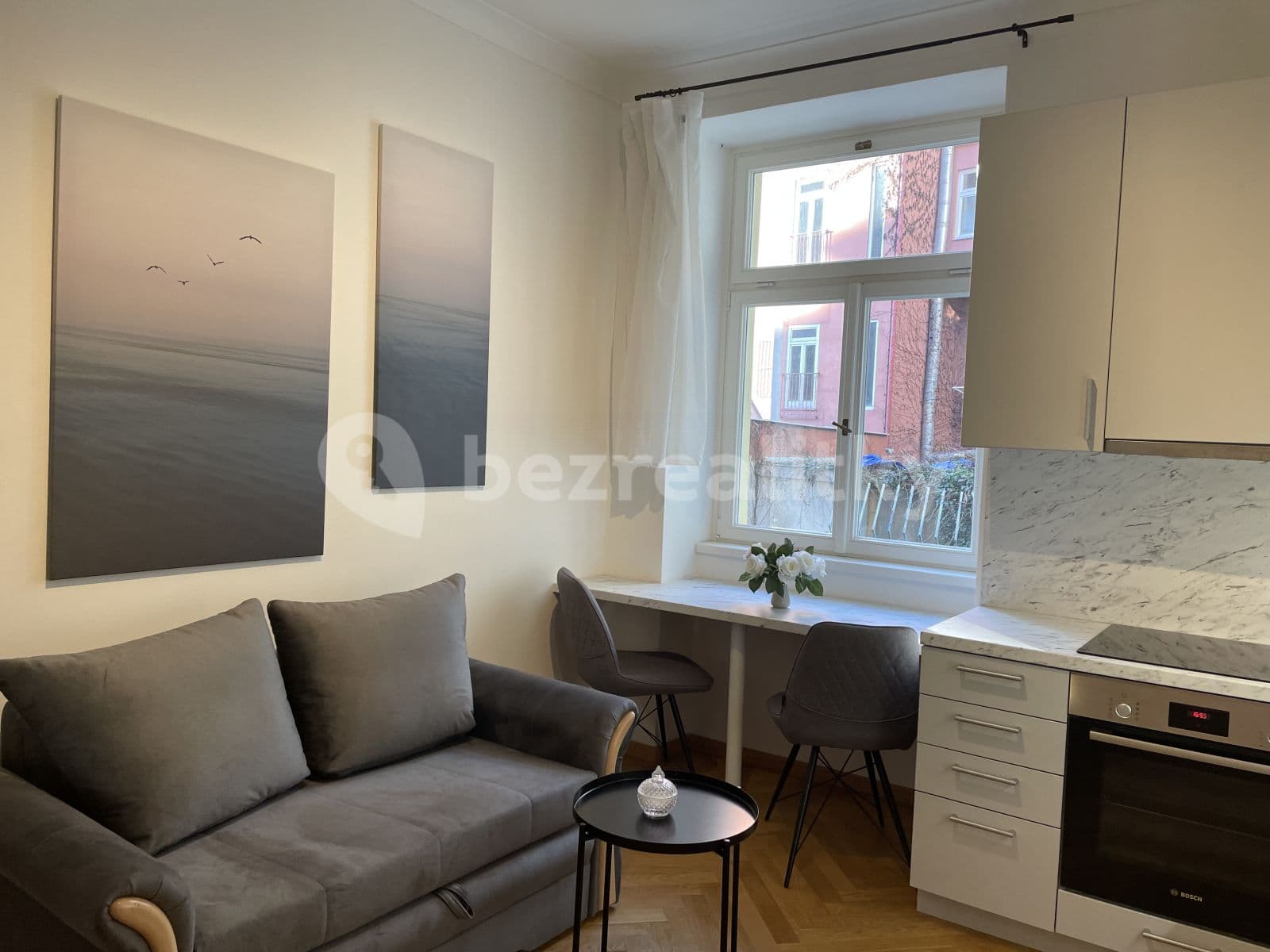 Prenájom bytu 2-izbový 39 m², Černomořská, Praha, Praha Prenájom bytu 2-izbový 39 m², Černomořská, Praha, Praha