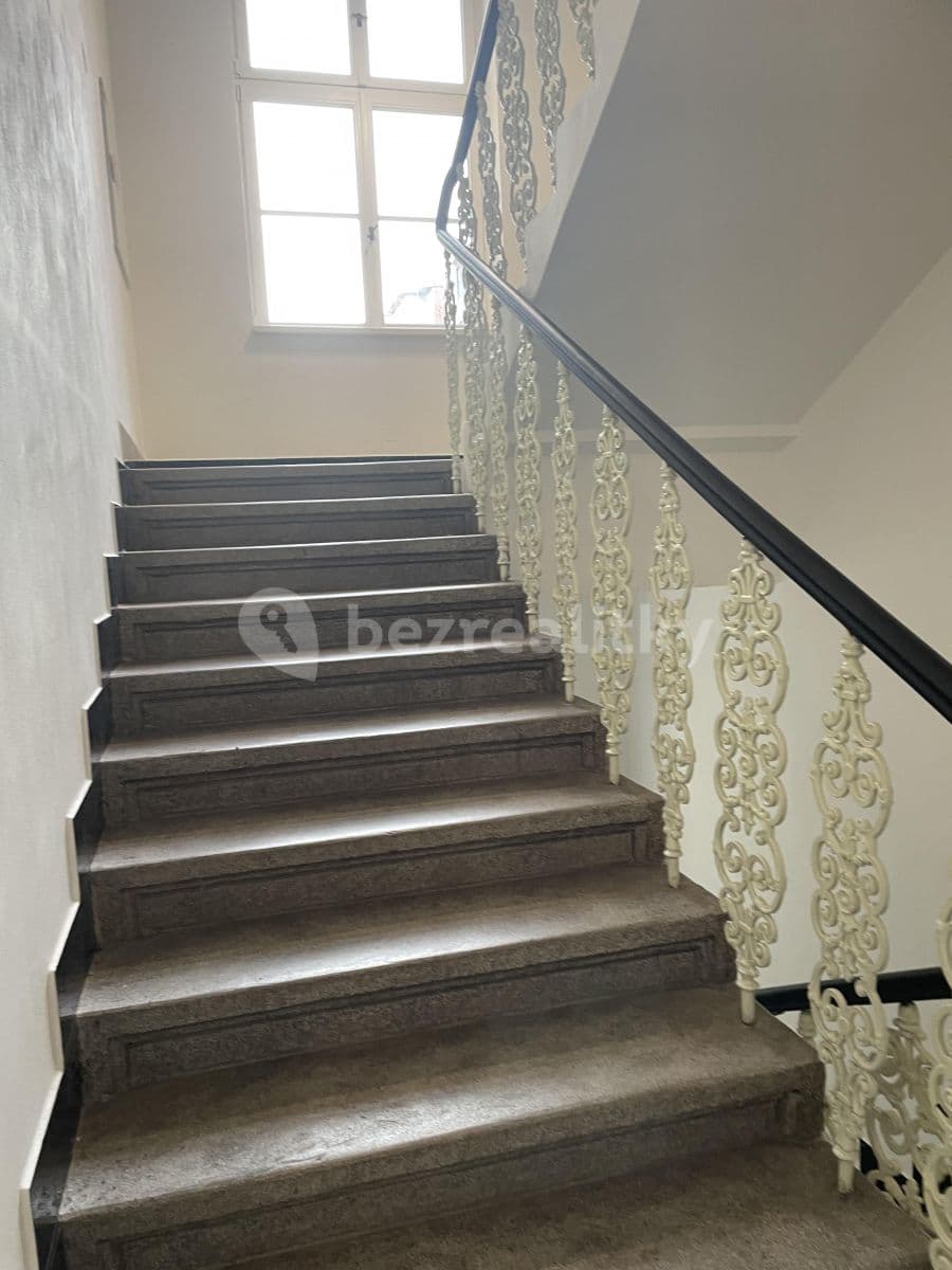 Prenájom bytu 2-izbový 39 m², Černomořská, Praha, Praha Prenájom bytu 2-izbový 39 m², Černomořská, Praha, Praha