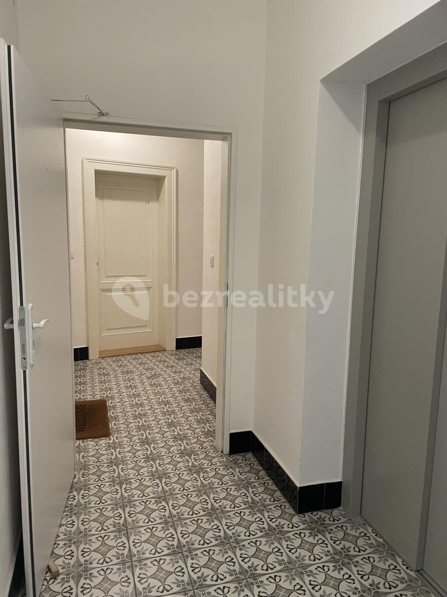 Prenájom bytu 2-izbový 39 m², Černomořská, Praha, Praha Prenájom bytu 2-izbový 39 m², Černomořská, Praha, Praha