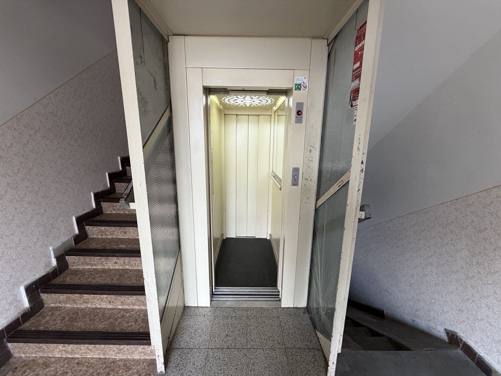 Prenájom bytu 1-izbový 24 m², Lipová, Frýdek-Místek, Moravskoslezský kraj Prenájom bytu 1-izbový 24 m², Lipová, Frýdek-Místek, Moravskoslezský kraj